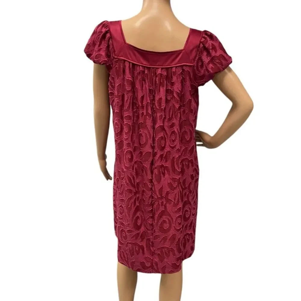 BCBG PARIS Women's Chic Burgundy Babydoll Dress Textured Floral Pattern Sz 8 - Picture 5 of 7